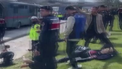 İstanbul Başakşehir’de dört cezaevi nakil aracının karıştığı zincirleme trafik kazası