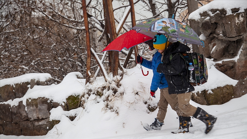 Hakkari Valiliği tarafından yapılan son dakika açıklamasıyla birlikte yoğun kar