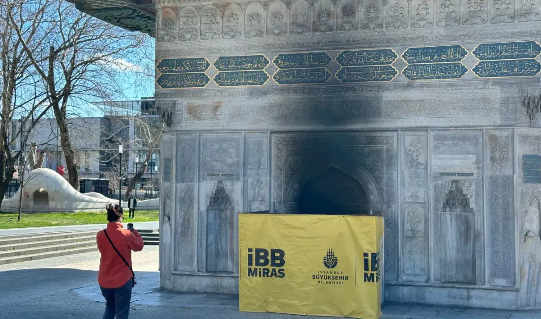 İstanbul’un simge yapılarından 1732 yapımı Tophane Meydan Çeşmesi’ni ateşe vererek