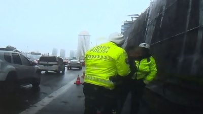 Küçükçekmece’de bayram ziyareti dönüşü aracıyla seyir halindeyken ağzına attığı şekerin