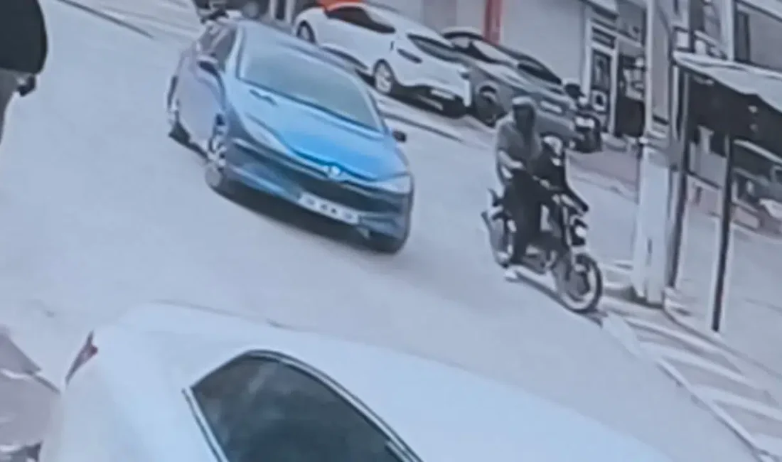 İzmir’in Aliağa ilçesinde kasklı ve pompalı tüfekli soyguncuların bir kuyumcu