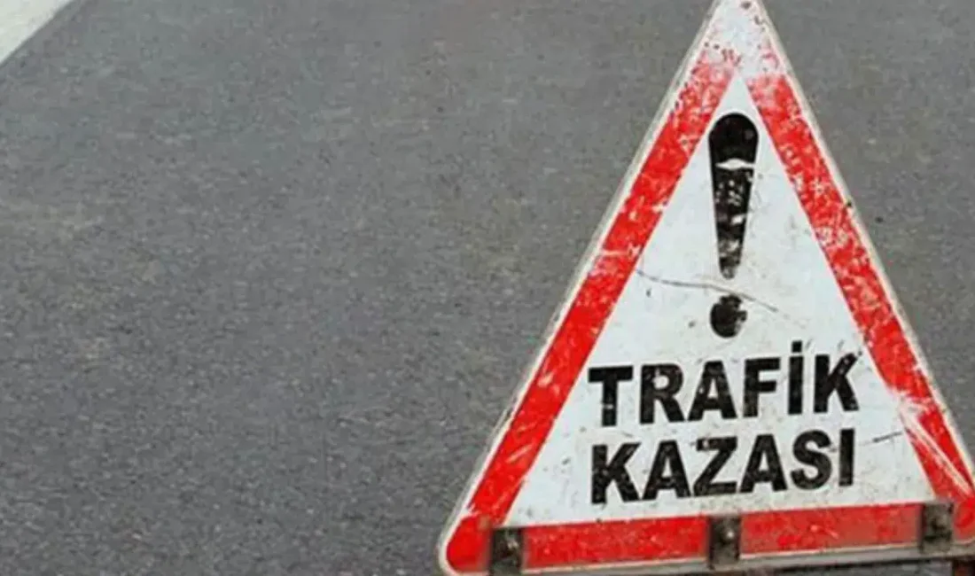 Bilecik’in Bozüyük ilçesinde seyir halindeki bir otomobilin yağmur kanalına girerek