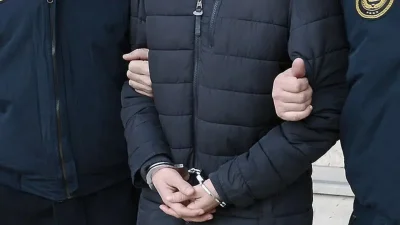 Hakkari’nin Yüksekova ilçesinde jandarma ekiplerinin gerçekleştirdiği nefes kesen operasyonla uyuşturucu