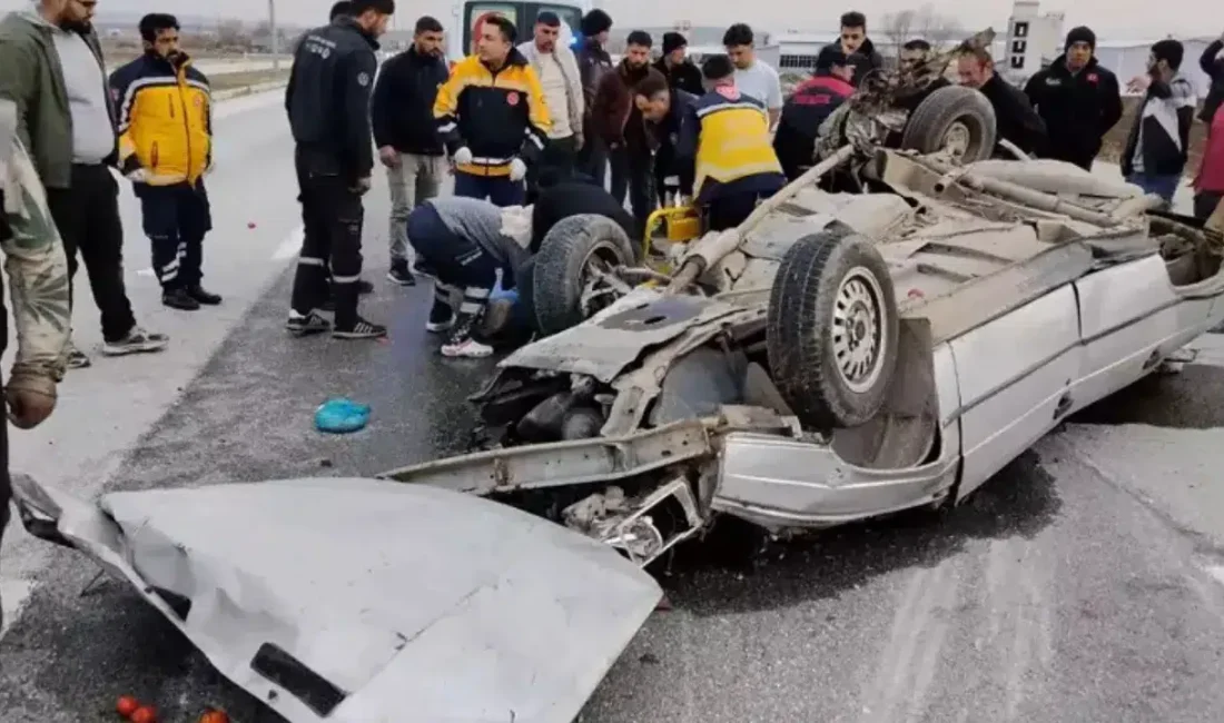 Çorum’un Alaca ilçesinde seyir halindeki bir otomobilin kontrolden çıkarak yol