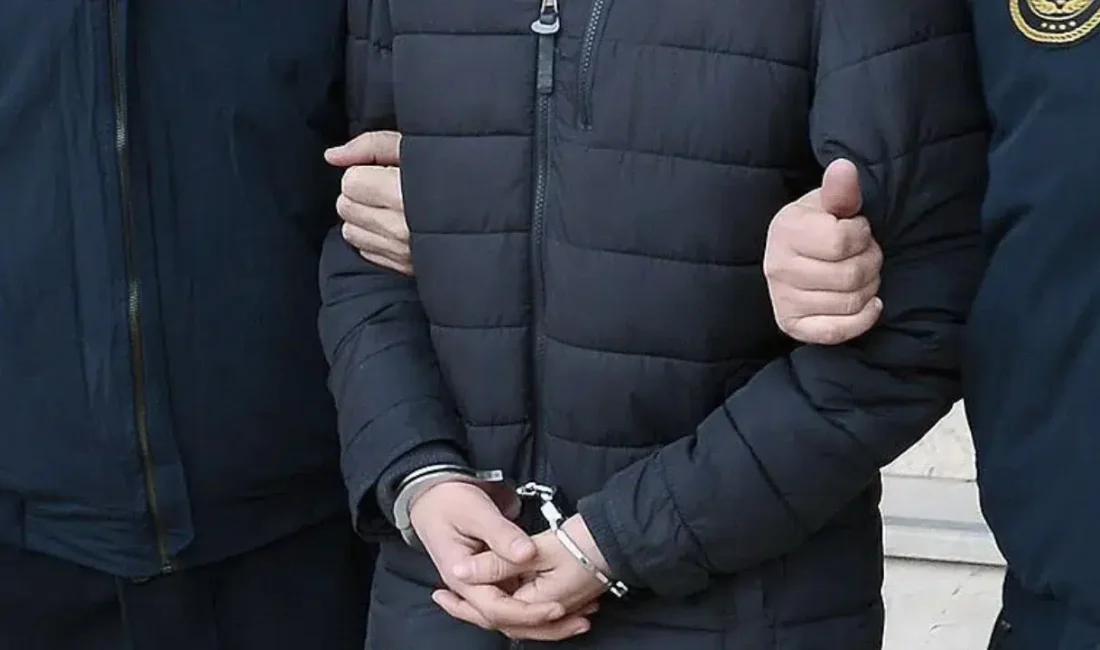 İzmir’in Buca ilçesinde zehir tacirlerine yönelik gerçekleştirilen dev operasyonda piyasaya