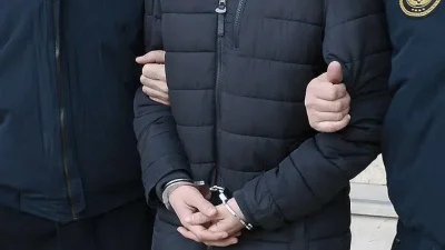 İzmir’in Buca ilçesinde zehir tacirlerine yönelik gerçekleştirilen dev operasyonda piyasaya