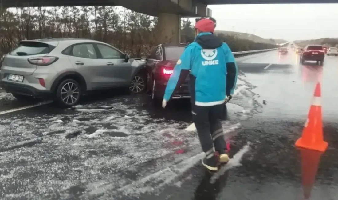 Şanlıurfa’da aniden etkili olan dolu yağışı sonrası kayganlaşan yolda kontrolden