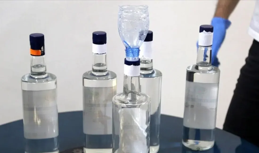 Adana’da jandarma ekiplerinin şüphe üzerine durdurduğu bir kamyonda yapılan aramalar