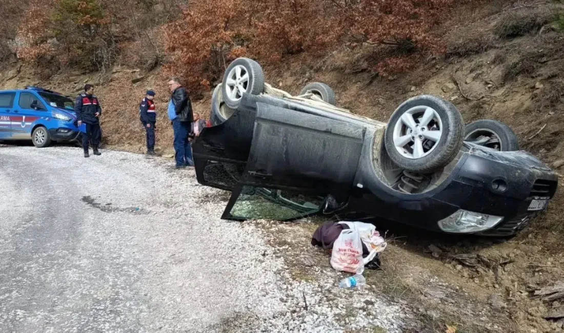 Sinop’un Durağan ilçesinde meydana gelen trafik kazasında kontrolden çıkarak takla