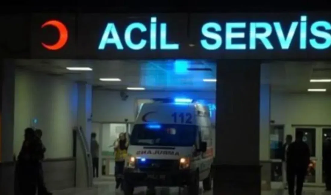 Isparta’nın Eğirdir ilçesinde üç ayrı otomobilin birbirine girdiği zincirleme trafik