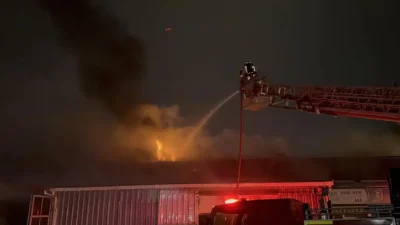 Edirne Sanayi Sitesi’nde yükselen dumanlar paniğe yol açarken, alevlerin ortasında