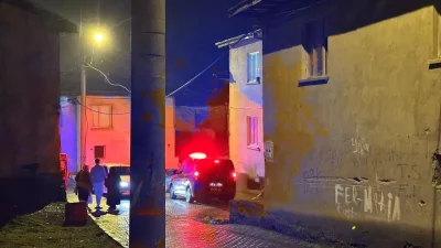 Çankırı’da gece saatlerinde bir ahşap evden yükselen alevler büyük bir