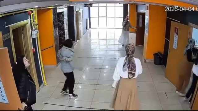 Van’ın Tuşba ilçesinde meydana gelen 5.2 büyüklüğündeki depremde bir eğitim