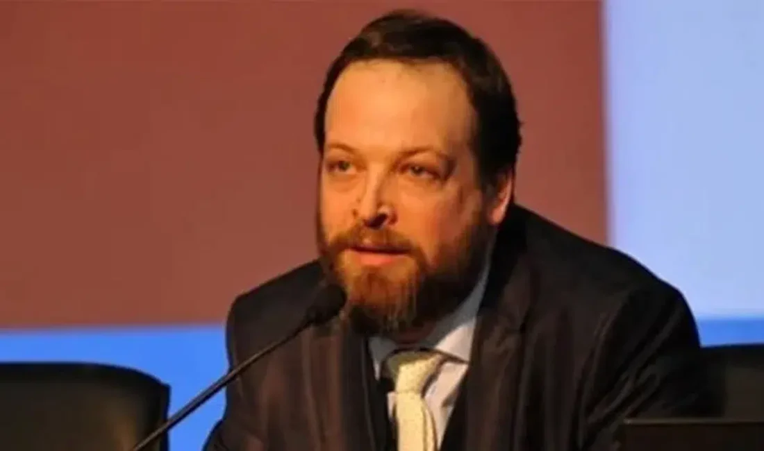 Türkiye’nin gündemine sık sık tartışmalı açıklamalarıyla gelen Fatih Tezcan, Mustafa