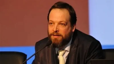 Türkiye’nin gündemine sık sık tartışmalı açıklamalarıyla gelen Fatih Tezcan, Mustafa