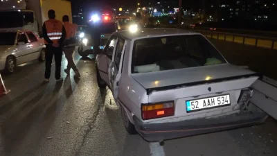 Kırıkkale-Çorum kara yolunda seyir halindeki tır ile otomobilin çarpışması sonucu