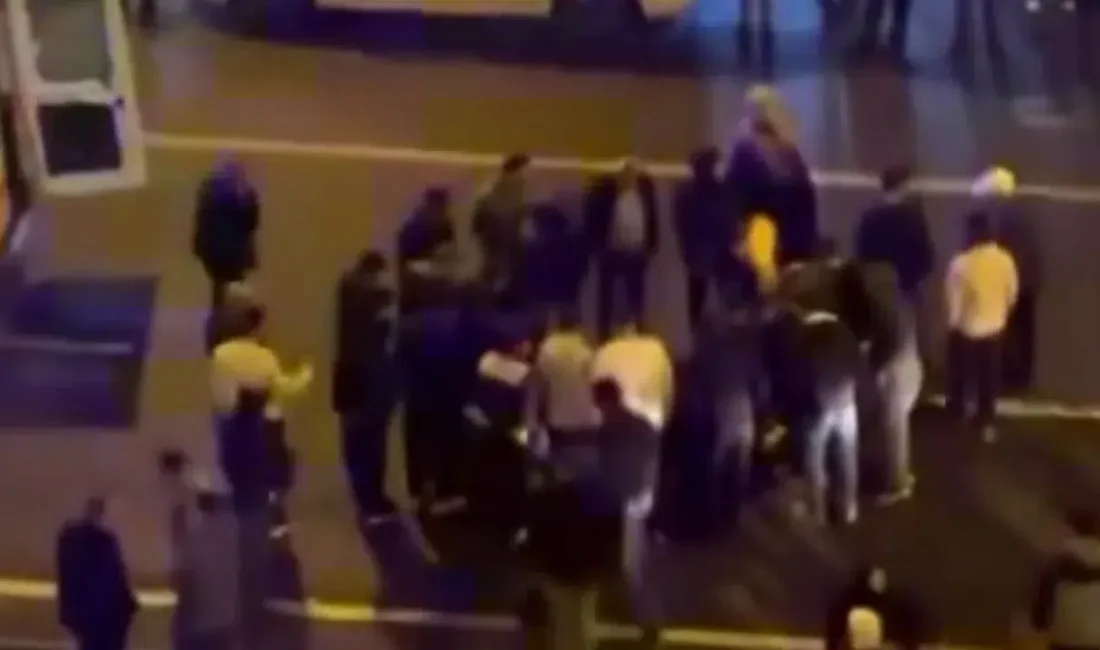 Diyarbakır’ın Bağlar ilçesinde bir otomobil ile motosikletin karıştığı şiddetli kaza