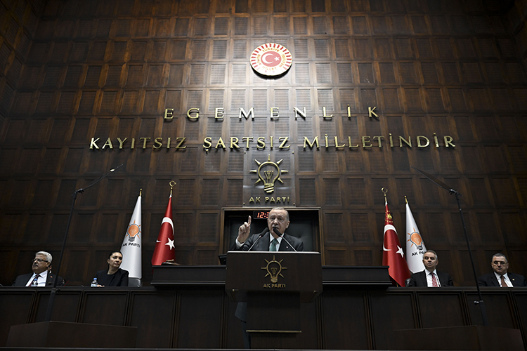 AK Parti’nin bugün gerçekleştirilecek grup toplantısında siyaset kazanını kaynatacak büyük