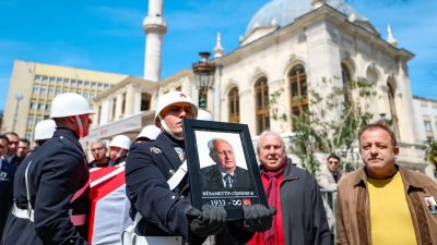 Türk siyasetinin 70 yılına tanıklık eden, eski TBMM Başkanı Hüsamettin