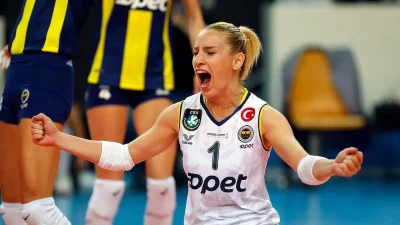 Fenerbahçe’nin yıldız futbolcusu Cengiz Ünder’in evlilik yolunda ilk adımı atarak