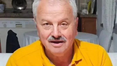 Giresun’un Piraziz ilçesinde fındık bahçesinde yöresel ‘galdirik’ otu topladığı sırada