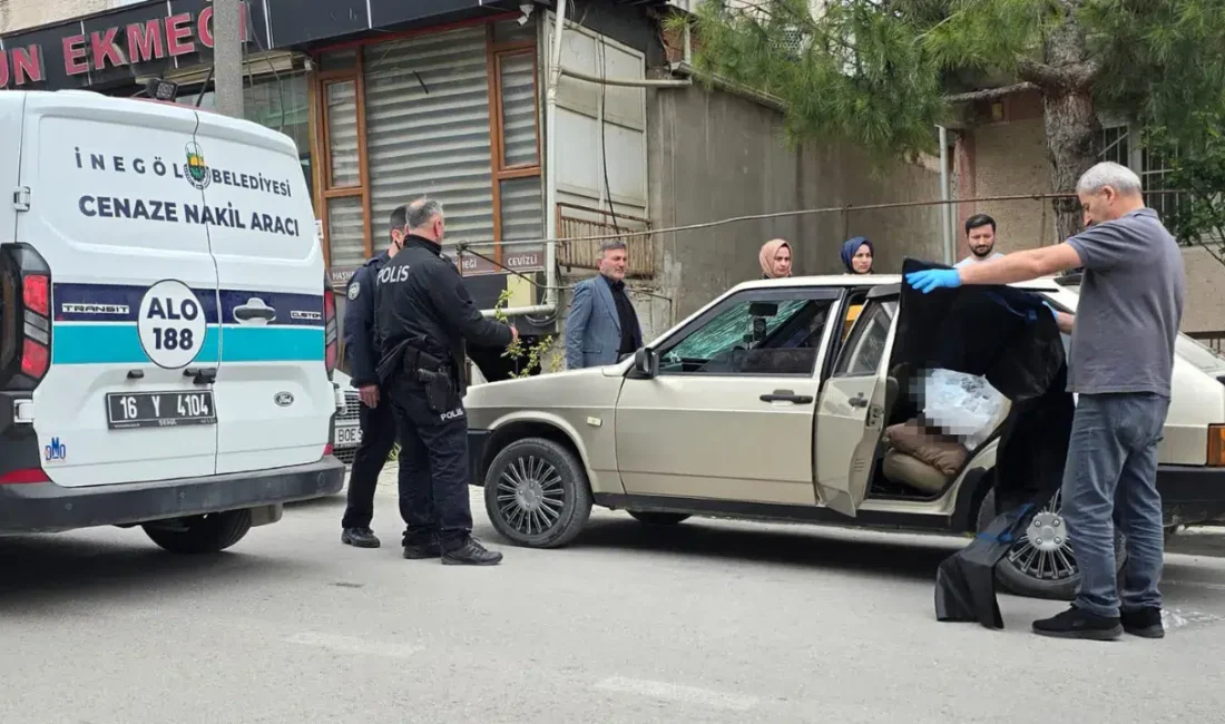 Bursa’nın İnegöl ilçesinde arkadaşlarıyla birlikte geceyi bir otomobilin içinde uyuyarak