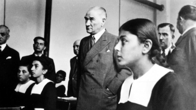 Türkiye Cumhuriyeti’nin kurucusu Gazi Mustafa Kemal Atatürk tarafından dünya çocuklarına