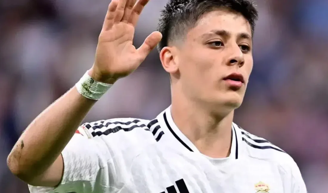 Borussia Dortmund Teknik Direktörü Nuri Şahin, Real Madrid forması giyen