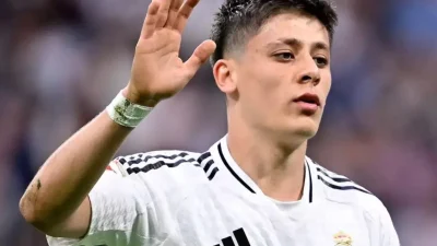 Borussia Dortmund Teknik Direktörü Nuri Şahin, Real Madrid forması giyen