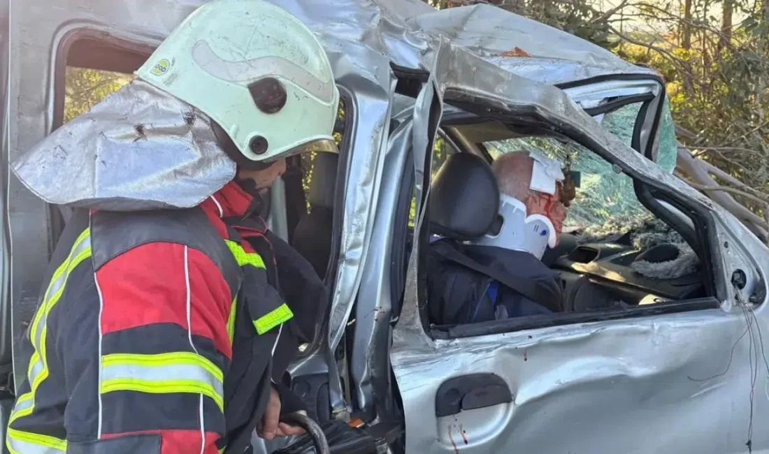 Aydın’ın Germencik ilçesinde kontrolden çıkan hafif ticari aracın takla atarak