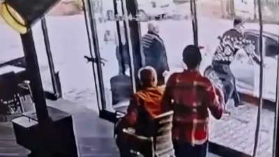 Bartın’da park halindeki bir otomobilin el freninin çekilmemesi nedeniyle aniden