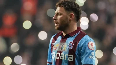 Trabzonspor forması giyen Mustafa Eskihellaç, Samsunspor galibiyetiyle gelen tur sevincinin