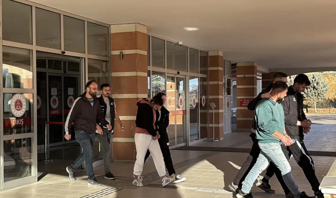 Kastamonu’da uyuşturucu madde ticaretine yönelik düzenlenen iki ayrı operasyonda yakalanan