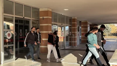 Kastamonu’da uyuşturucu madde ticaretine yönelik düzenlenen iki ayrı operasyonda yakalanan