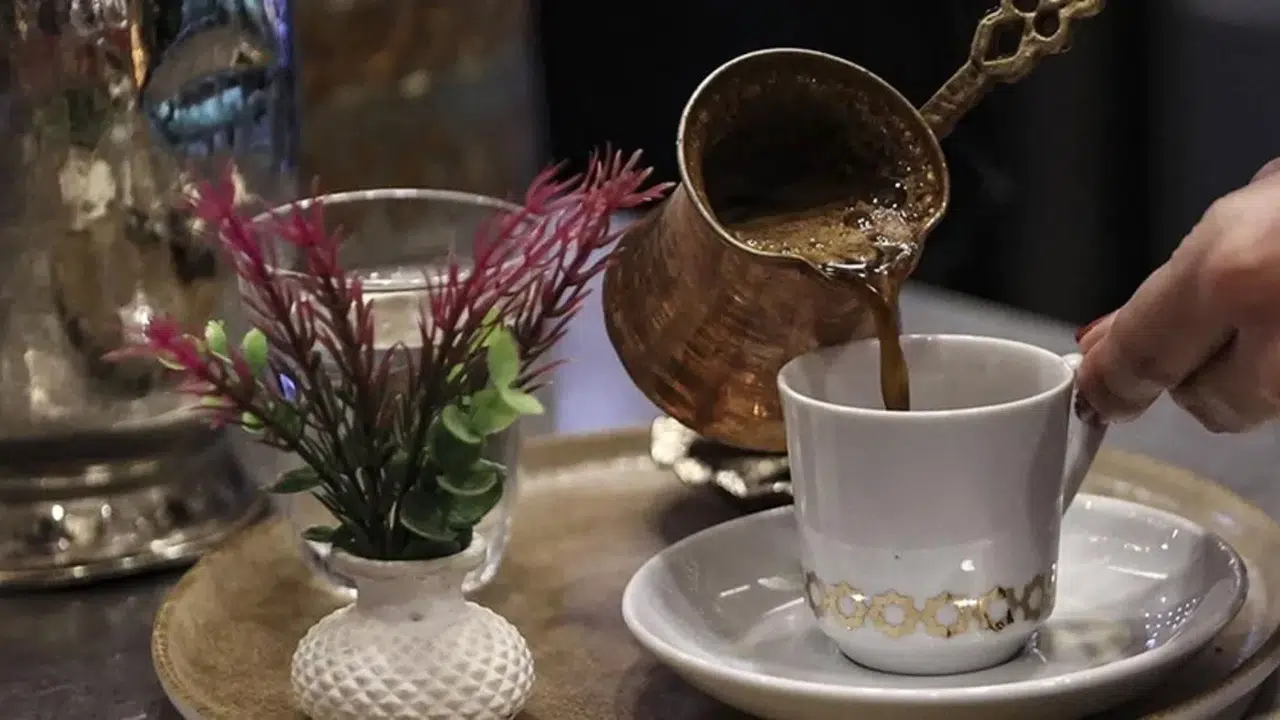 Geleneksel kültürümüzün en kıymetli hazinelerinden biri olan Türk kahvesinin sadece