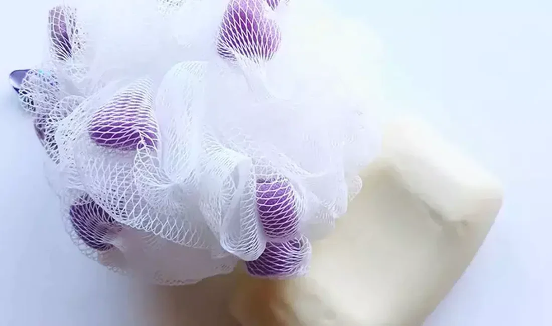 Günlük temizlik rutininin vazgeçilmez parçası olan duş lifleri ve yıkama
