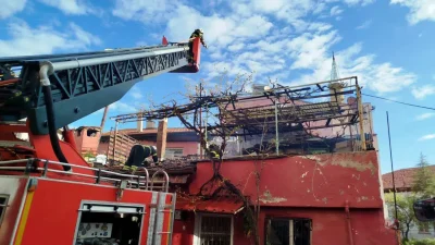 Burdur’da müstakil bir evde aniden yükselen alevler çevredeki vatandaşlara büyük