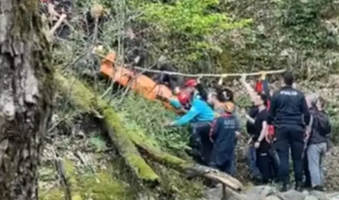 Bursa’nın Yıldırım ilçesinde dere yatağında hareketsiz yatan bir kişiyi gören