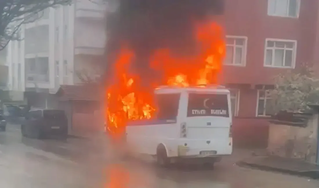 Kırıkkale’de park halindeki bir şehir içi yolcu minibüsünde çıkan yangın