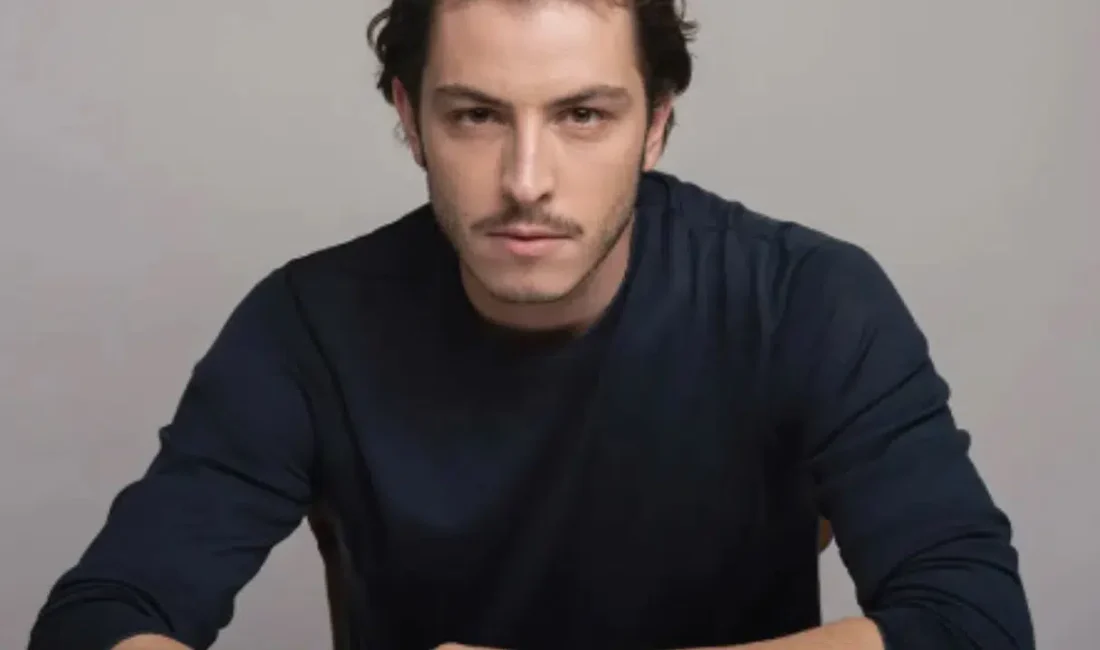 Genç kuşağın başarılı oyuncularından Boran Kuzum, Netflix cephesinden gelen sürpriz