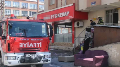 Kayseri’nin Melikgazi ilçesinde bir lokantanın bacasında aniden yükselen alevler çevrede