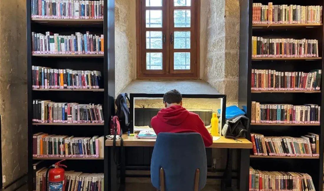 Niğde Belediyesi bünyesinde faaliyet gösteren kütüphaneler, sundukları modern imkanlar ve