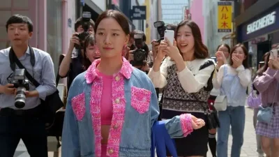 Aksiyon ve kahkahanın bir an bile eksilmediği Kapımdaki Casus filmi