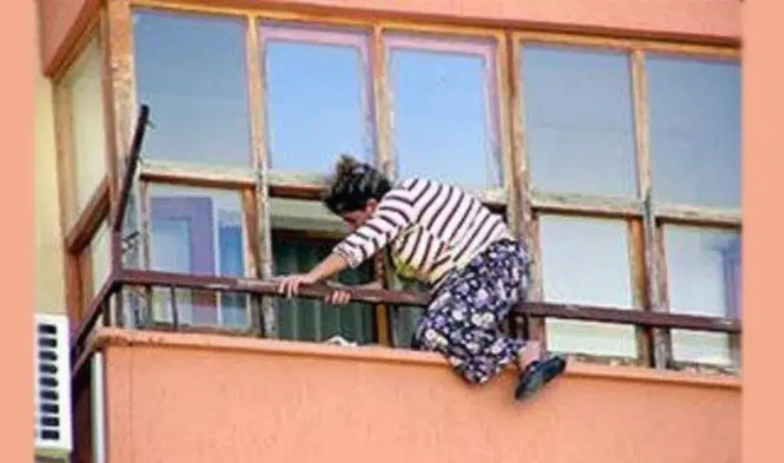 Eskişehir’de Yenikent Küme Evleri Sitesi içerisinde ev temizliği yaptığı sırada