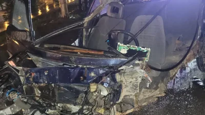 Afyonkarahisar’da gece saatlerinde meydana gelen feci kazada, kontrolden çıkarak köprü