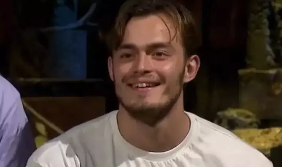 TV8 ekranlarının fenomen yarışması Survivor’da sergilediği performansla kısa sürede tüm