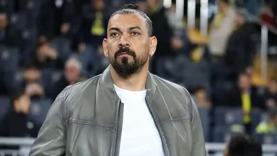 Sarıyer Spor Kulübü Başkanı Emre Yaldız, teknik direktör Servet Çetin’in