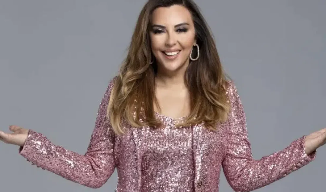 Türk sanat müziğinin sevilen ismi ve televizyon programı sunucusu Aslı