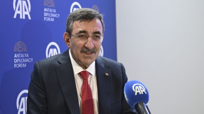Cumhurbaşkanı Yardımcısı Cevdet Yılmaz, Türkiye’nin küresel diplomasideki yükselen rolüne dikkat