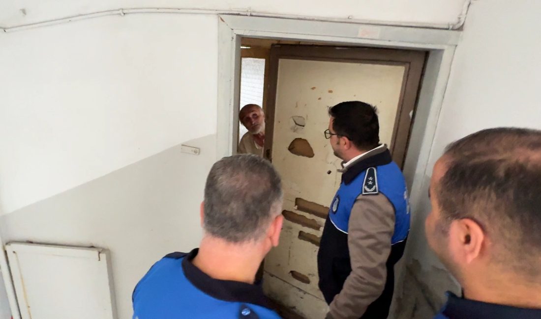 Avcılar’da yaşayan ve bir zamanlar sahnelerin tozunu atan müzisyen Seyran